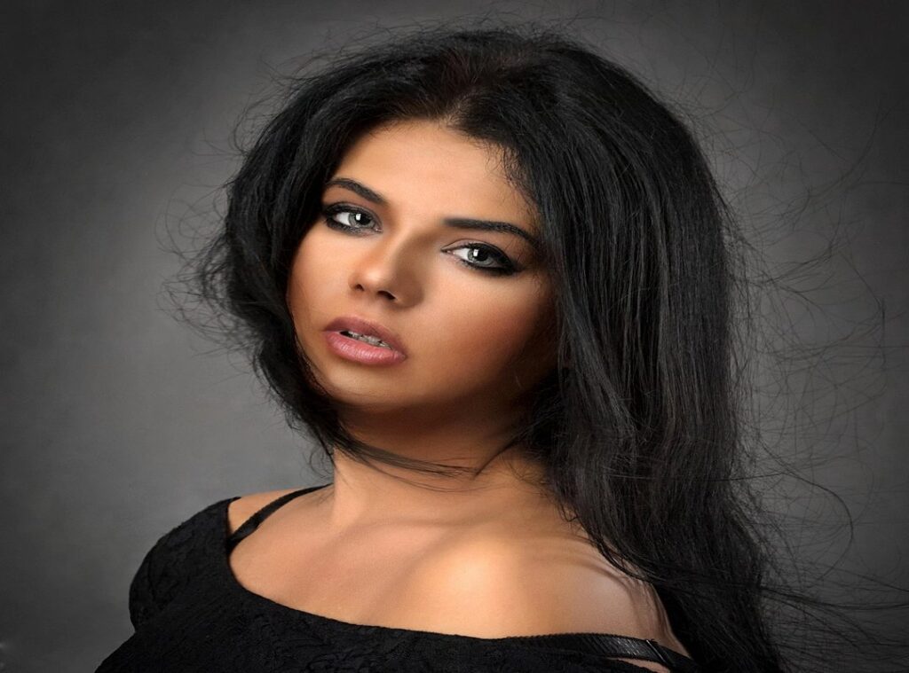 anime girl pfp discord black hair