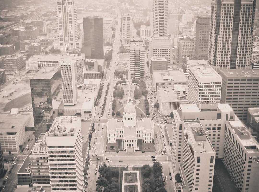 Logging In to Fudo on Different Devices: Mobile vs. Desktop