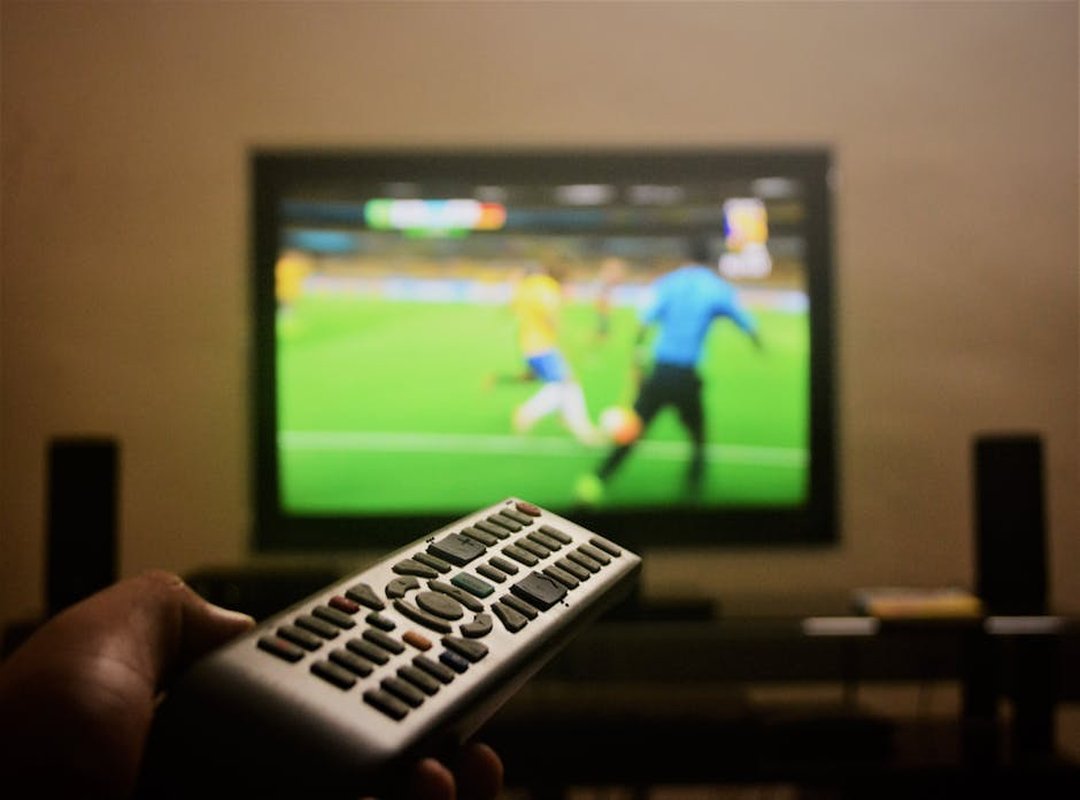 Top Cable-Alternative Services for Watching Nationally Televised Games